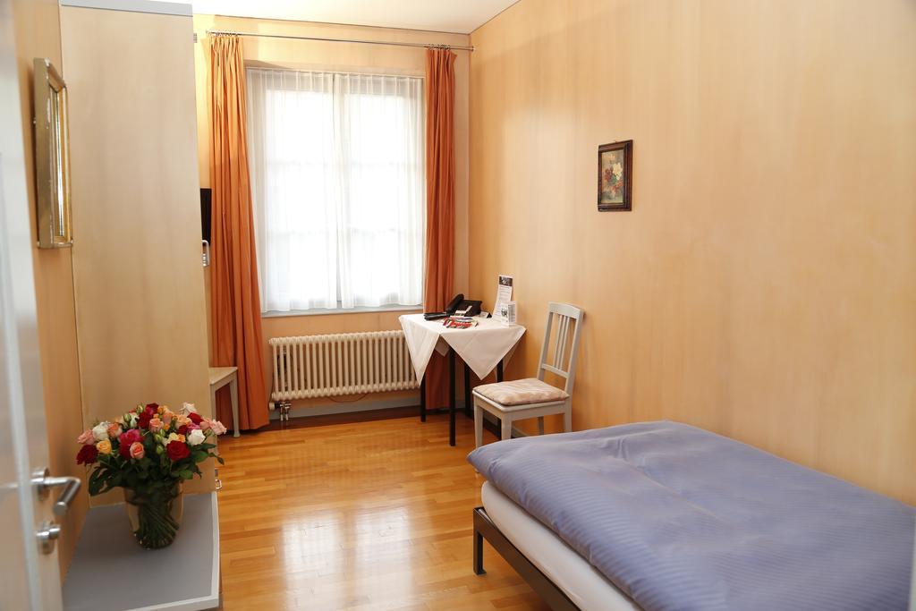 Gasthof Gyrenbad Turbenthal Phòng bức ảnh